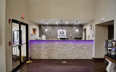 Photo 3 - Quality Inn & Suites Pine Bluff