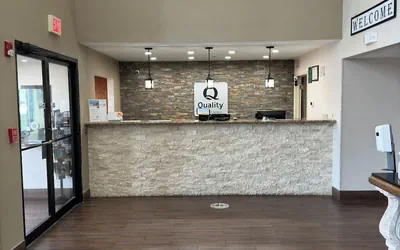 Photo 4 - Quality Inn & Suites Pine Bluff