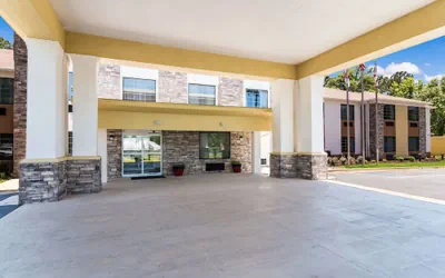 Photo 2 - Comfort Suites Eufaula North