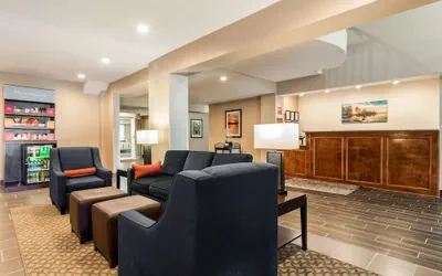 Photo 4 - Comfort Suites Eufaula North