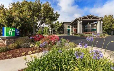 Photo 2 - Holiday Inn Express & Suites Carpinteria by IHG