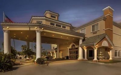 Photo 2 - Comfort Suites Oceanside Camp Pendleton Area