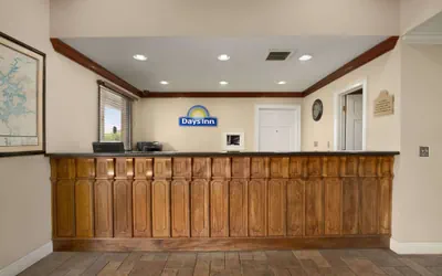 Photo 2 - Days Inn by Wyndham Alexander City