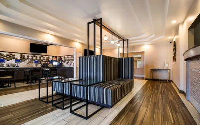 Photo 4 - SureStay Plus Hotel by Best Western Topeka Northwest