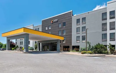 Photo 2 - Comfort Inn & Suites York North