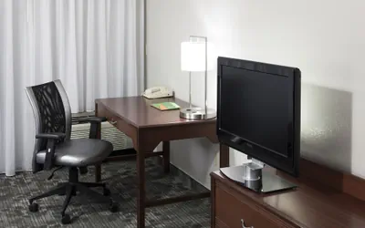 Photo 3 - Courtyard by Marriott Wichita East