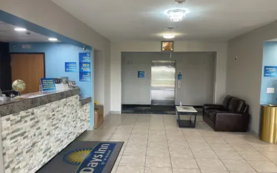 Photo 3 - Days Inn by Wyndham Jefferson City
