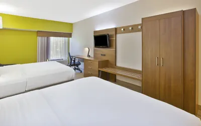 Photo 3 - Holiday Inn Express & Suites Milford by IHG