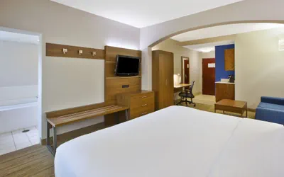 Photo 5 - Holiday Inn Express & Suites Milford by IHG