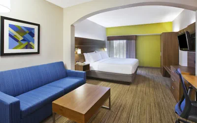 Photo 4 - Holiday Inn Express & Suites Milford by IHG