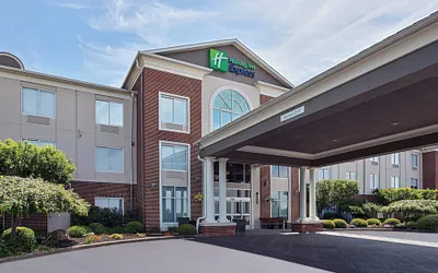 Holiday Inn Express & Suites Youngstown N (Warren/Niles) by IHG