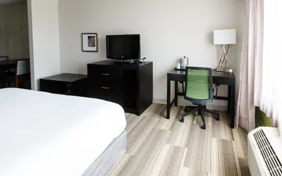 Photo 5 - Holiday Inn Express & Suites Shelbyville by IHG