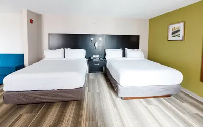 Photo 3 - Holiday Inn Express & Suites Shelbyville by IHG