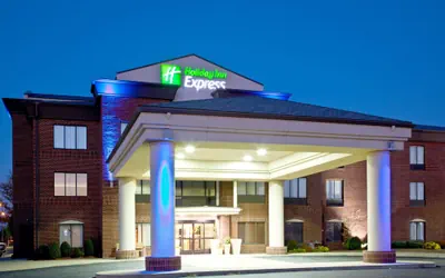 Photo 2 - Holiday Inn Express & Suites Shelbyville by IHG
