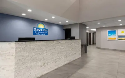 Photo 4 - Days Inn by Wyndham McDonough