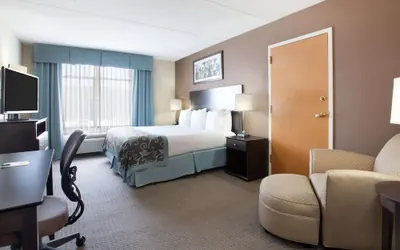 Photo 4 - Wingate by Wyndham Raleigh South / Garner