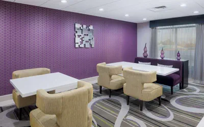 Photo 3 - La Quinta Inn & Suites by Wyndham Kennesaw
