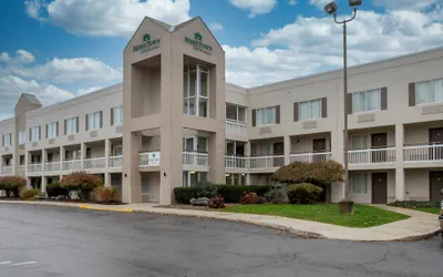 Photo 2 - HomeTown Inn by Red Roof East Syracuse