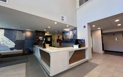 Photo 4 - Holiday Inn Express Hotel & Suites Berkeley by IHG