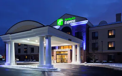 Photo 2 - Holiday Inn Express Milwaukee North Brown Deer/Mequon by IHG