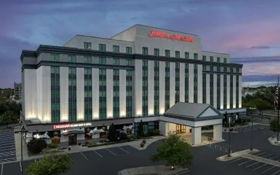 Photo 2 - Hampton Inn & Suites Chicago-North Shore/Skokie