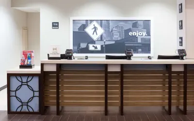 Photo 5 - Hampton Inn & Suites Chicago-North Shore/Skokie