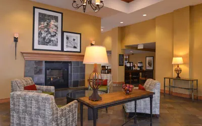 Photo 5 - Hampton Inn & Suites Pueblo-Southgate