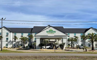 Photo 2 - Wingate by Wyndham Biloxi/Ocean Springs