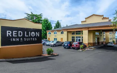 Photo 2 - Red Lion Inn & Suites Des Moines