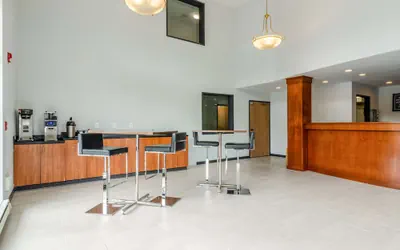 Photo 3 - Red Lion Inn & Suites Des Moines