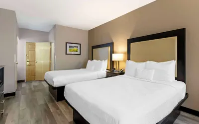 Photo 5 - Best Western Plus Des Moines West Inn & Suites