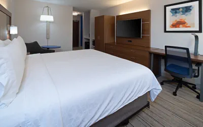 Photo 5 - Holiday Inn Express Hotel & Suites SeaTac by IHG