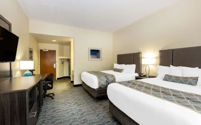 Photo 2 - Baymont by Wyndham Des Moines Airport