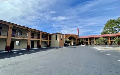 Super 8 by Wyndham Richland MS