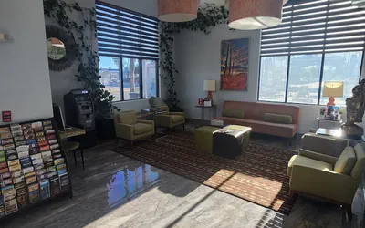 Photo 3 - Days Inn & Suites by Wyndham Tucson/Marana