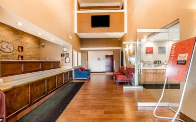 Photo 4 - Comfort Suites Mattoon East