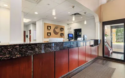 Photo 4 - Comfort Suites Lombard - Addison