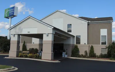 Photo 2 - Holiday Inn Express & Suites Birmingham Trussville by IHG