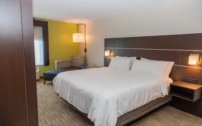 Photo 4 - Holiday Inn Express Clayton by IHG