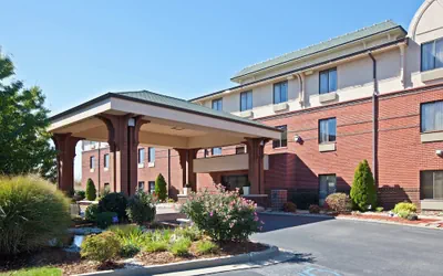 Photo 2 - Holiday Inn Express Corydon by IHG
