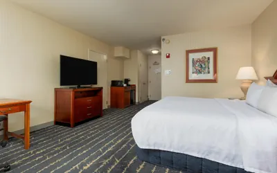 Photo 5 - Hilton Garden Inn Milwaukee Northwest Conference Center