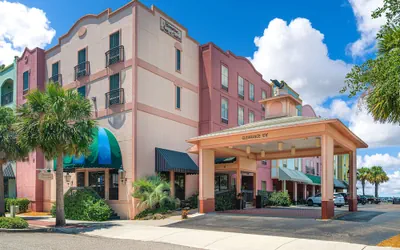 Photo 2 - Hampton Inn and Suites Amelia Island Historic Harbor Front
