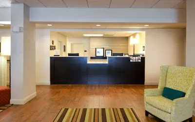 Photo 4 - Hampton Inn Carbondale