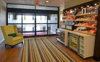Photo 3 - Hampton Inn Carbondale