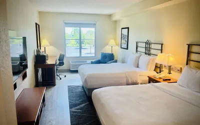 Photo 5 - SEVEN Sebring Raceway Hotel