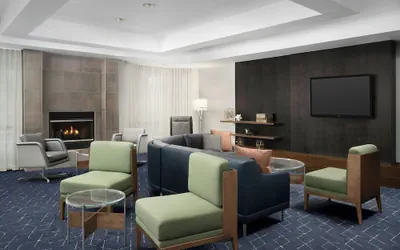 Photo 2 - Courtyard by Marriott Lakeland