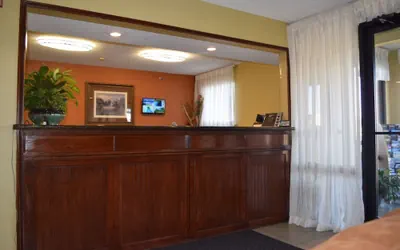 Photo 2 - American Inn & Suites West Memphis I-40/I-55