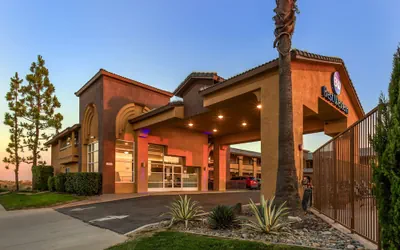 Photo 2 - Best Western Heritage Inn