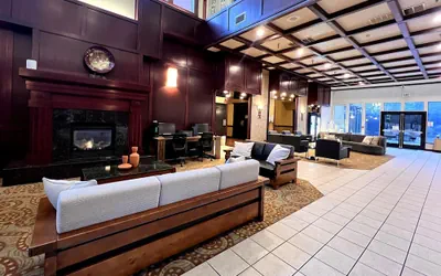 Photo 2 - Ramada by Wyndham Tukwila Southcenter