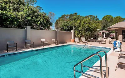 Photo 2 - Courtyard by Marriott Sarasota Bradenton Airport